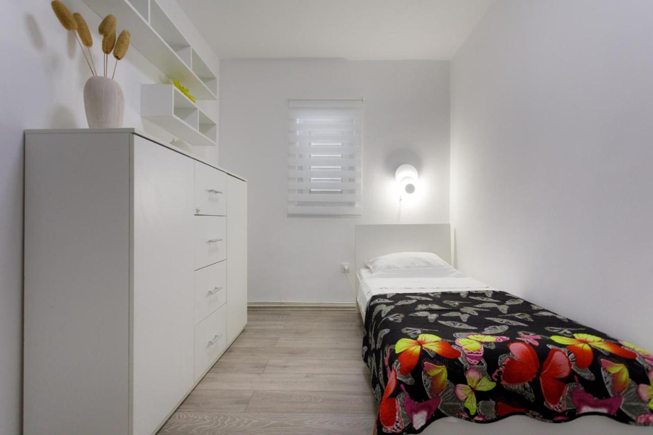 Apartman Laura Krk Town Exterior foto